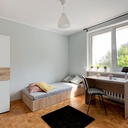 Krzywon 8 Rooms Варшава Экстерьер фото