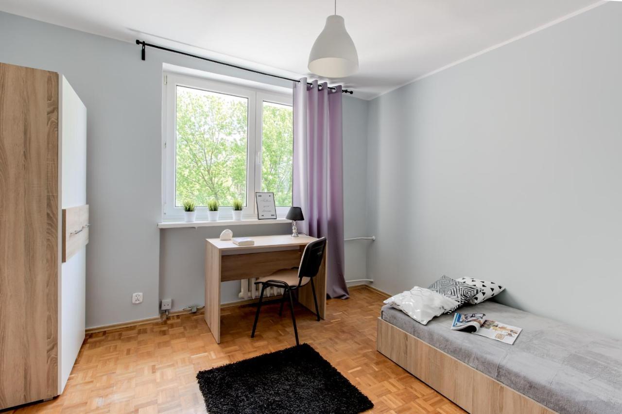 Krzywon 8 Rooms Варшава Экстерьер фото