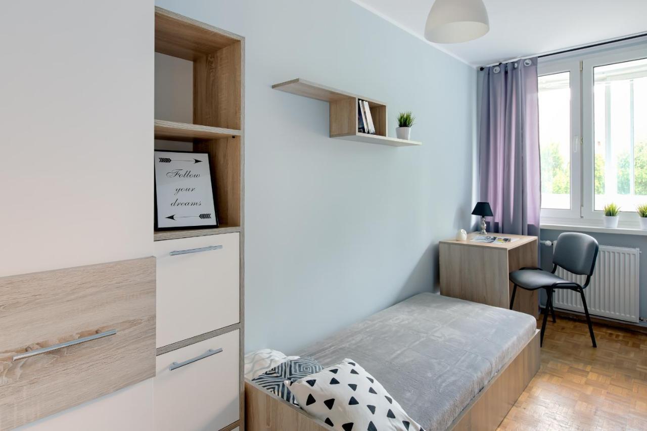 Krzywon 8 Rooms Варшава Экстерьер фото