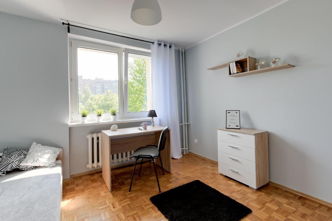 Krzywon 8 Rooms Варшава Экстерьер фото