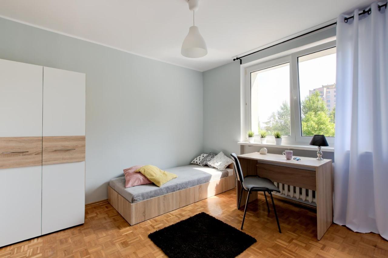 Krzywon 8 Rooms Варшава Экстерьер фото